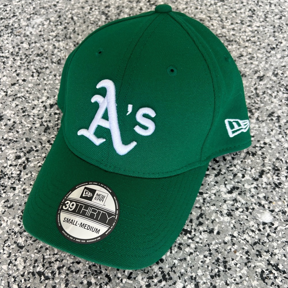 Oakland Athletics New Era 39THIRTY fitted hat NWT